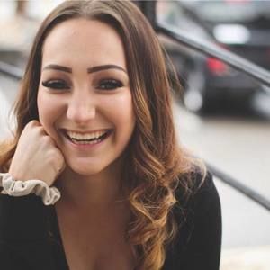 Meet your Posher, Felicity